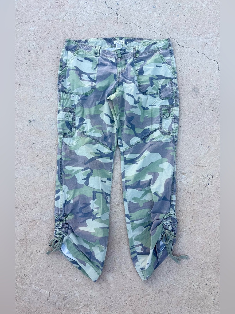 Y2K Wear It Declare It Camo Cargo Pants Women's Size 15 100% Cotton Tie Hem